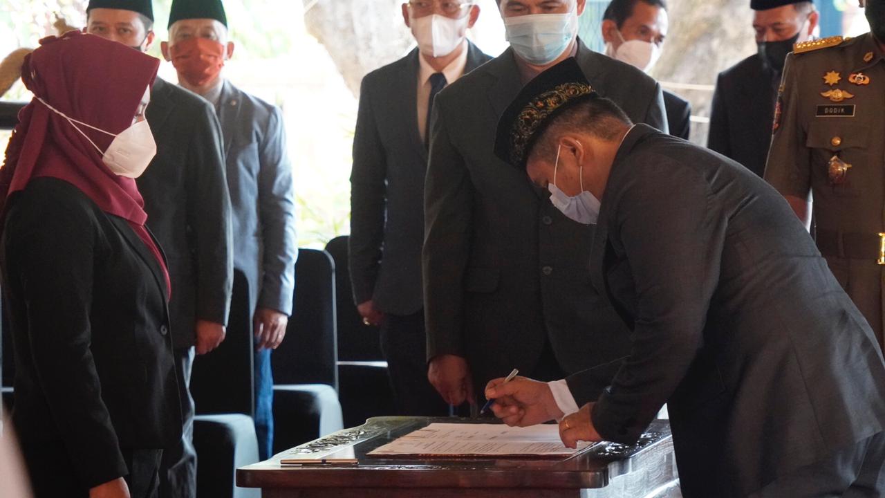 Walikota Ning Ita Lantik 62 Pejabat Eselon di Lingkungan Pemkot Mojokerto