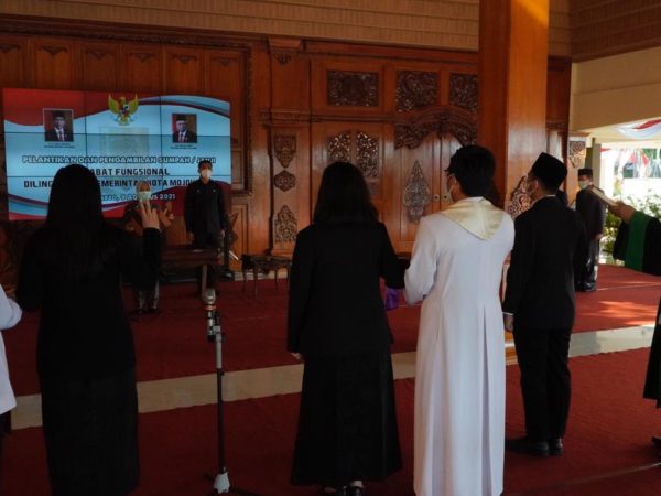 Ning Ita Lantik Pejabat Fungsional di Lingkungan Pemerintah Kota Mojokerto